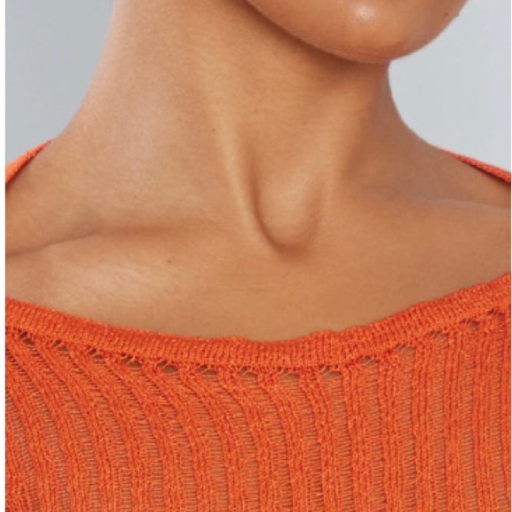 'PRETTYLITTLETHING' Crop Top - Picture 3 of 5